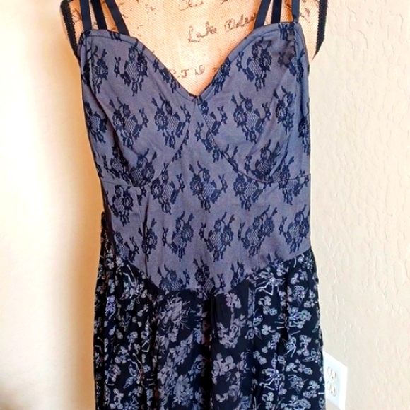 Hot topic COSMIC AURA SKELETON FAIRY LACE THIN STRAPS ZIP CLOSURE HANKY HEM - Picture 3 of 17